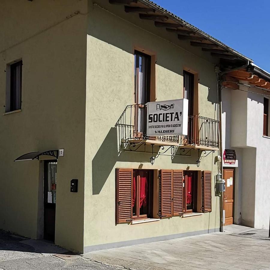 הוסטל ואלדיירי Constancia Trattoria מראה חיצוני תמונה